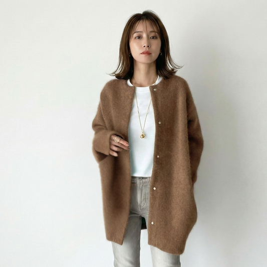 Damski dzianinowy kardigan zapinany na guziki