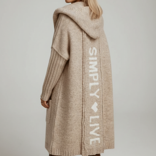 Jesienny kardigan z kapturem z dzianiny