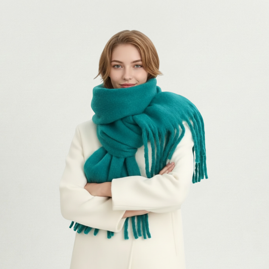 Damski oversize’owy szal z frędzlami